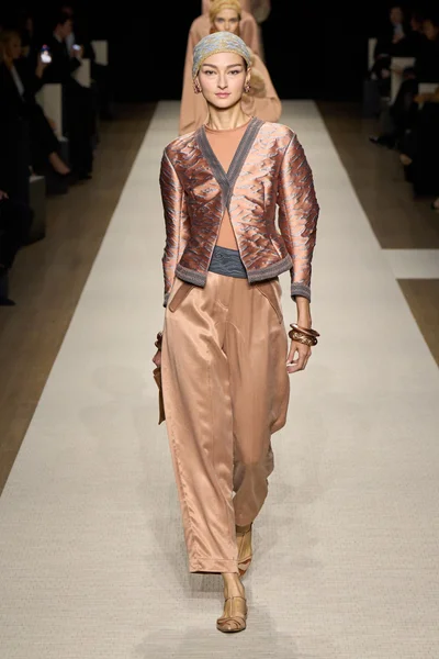Look 46